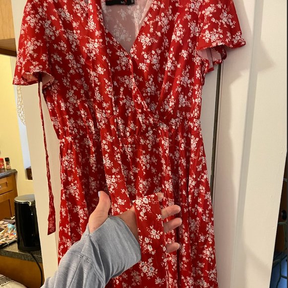 Light Dress - Picture 2 of 4